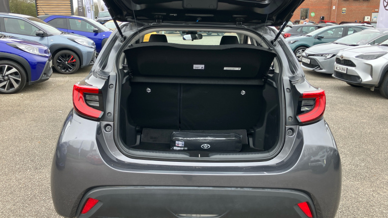 Toyota Yaris 1.5 Hybrid Design 5dr CVT Hybrid Hatchback